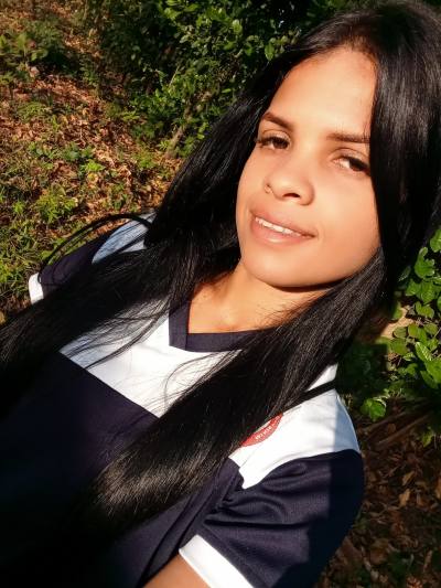 Nathaly 24 años Valencia  Venezuela