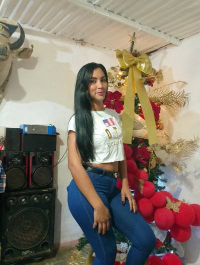Karina 27 ans La Guaira  Venezuela