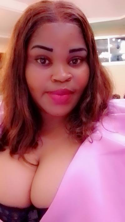 Monique 29 Jahre Obala  Kamerun