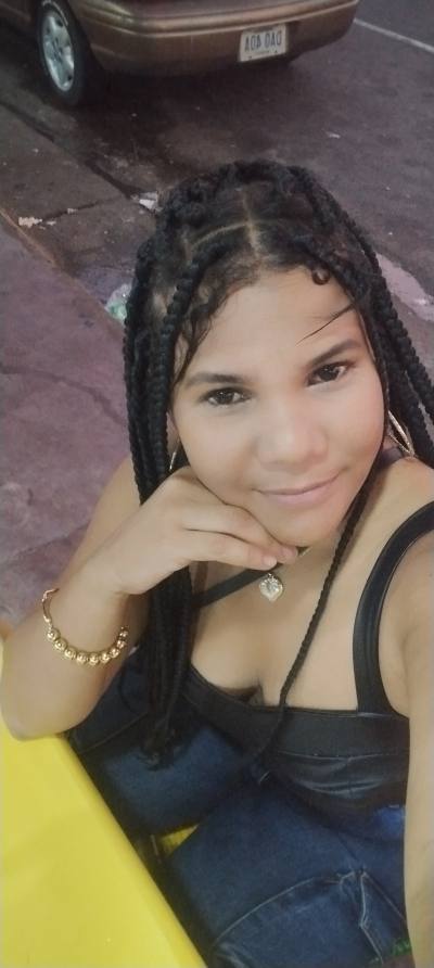 Andrea 33 años Guayana  Venezuela