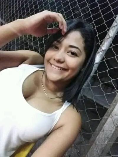 Ingrid 26 años Medellín  Colombie