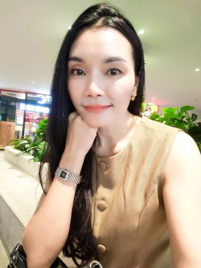 Pinyapat 44 años Bangkok Tailandia