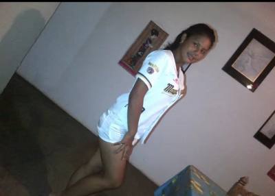 Andrea 24 años Valencia  Venezuela