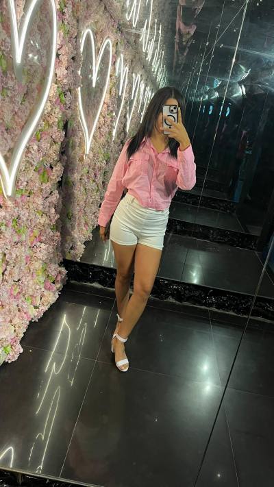 Karol 23 años Medellín  Colombia