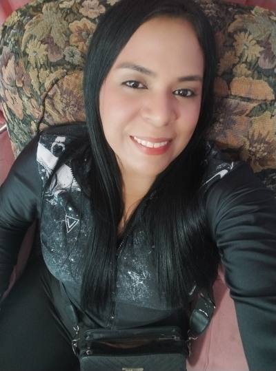 Carolay 35 años Nassau  Bahamas