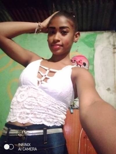 Alexandra 22 años Anaco  Venezuela