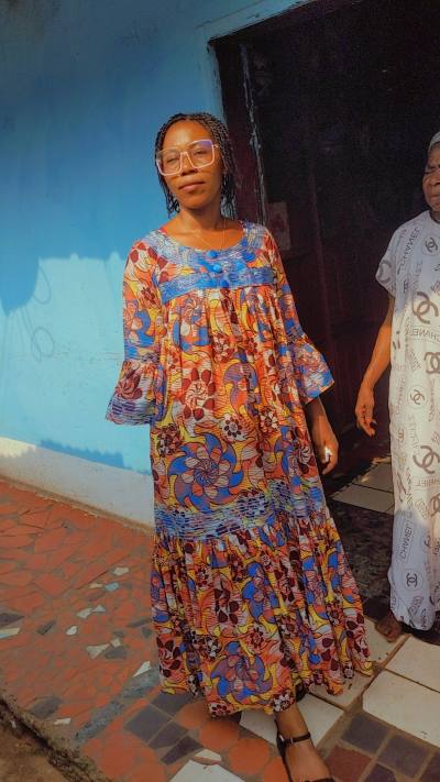 Ranaelle 26 años Ewondo  Camerún