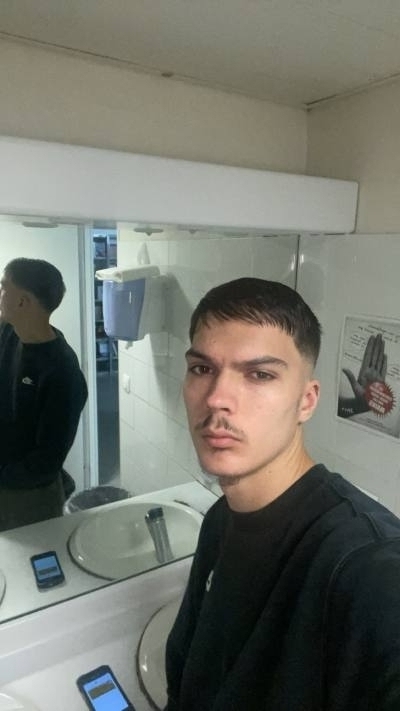 Quentin 22 ans Seine Saint Denis France