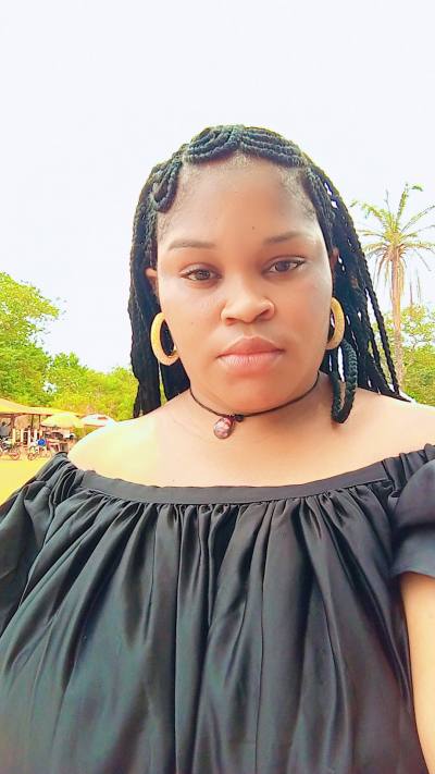 Monique 29 Jahre Obala  Kamerun