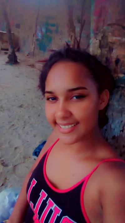 Fabiola 22 años Sucre  Venezuela