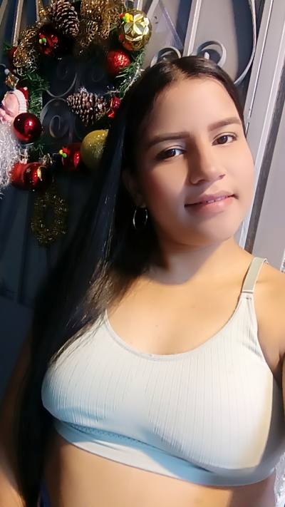 Annie 27 Jahre Medellín  Kolumbien