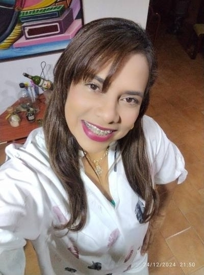 Angela 44 años Bogotá  Colombie