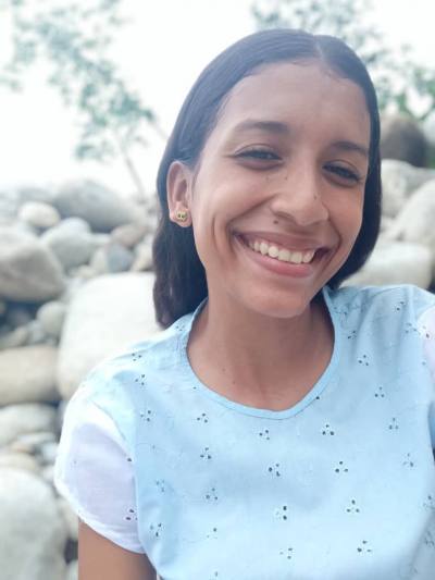 María 24 ans Portuguesa Venezuela