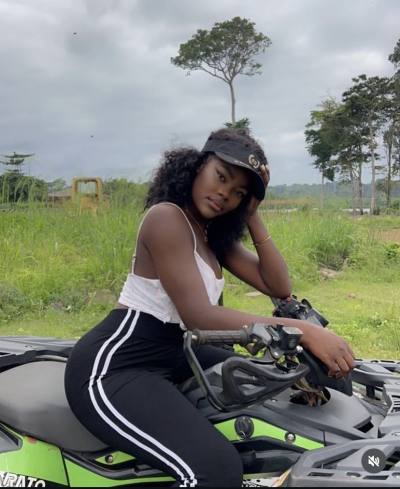 Joséphine 26 ans Yaoundé Cameroun