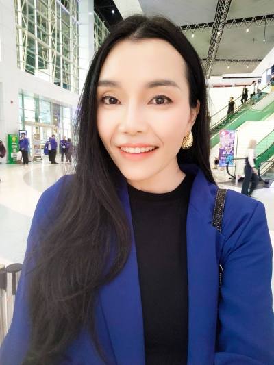 Pinyapat 44 años Bangkok Tailandia