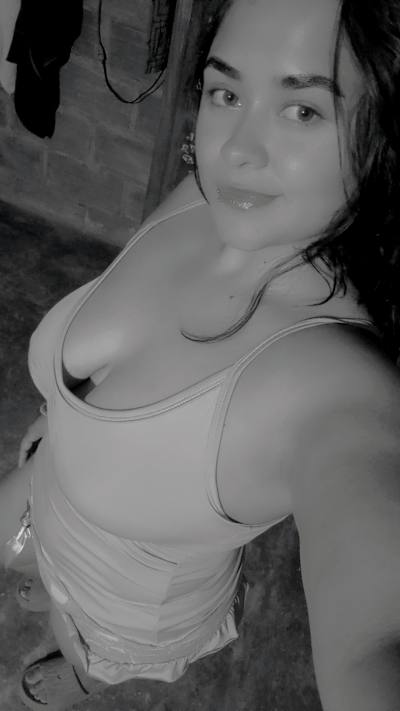 Luz 22 Jahre Medellin  Colombie