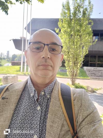 Goran 56 años Bobigny Francia