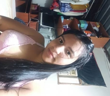 Annie 27 Jahre Medellín  Kolumbien