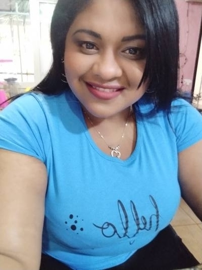 Angi 35 años Caracas Venezuela