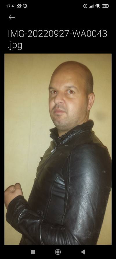 Nicolas 47 años Paris  Francia
