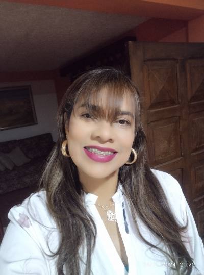 Angela 44 años Bogotá  Colombie
