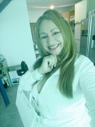 Sharom 49 ans Brasilia Brésil