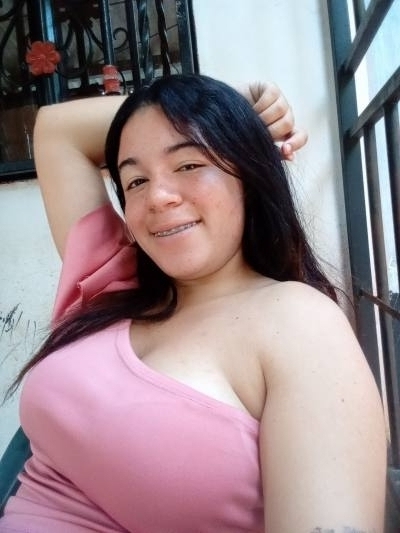 Vanessa 22 años Bucaramanga  Colombia