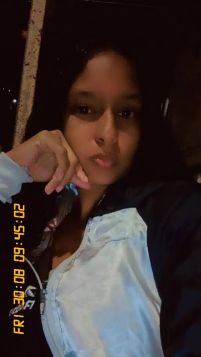 Andrea 29 años Caracas  Venezuela