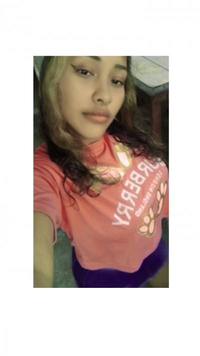 Harold 20 ans Barcelona  Albanie