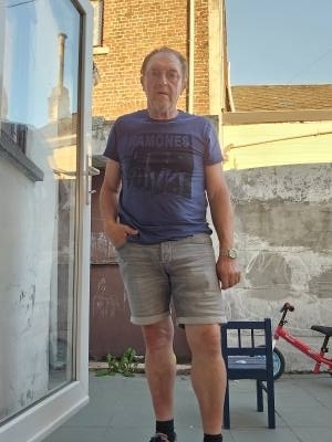 Yves 63 years Courcelles  Belgium