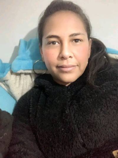 Gabriela 35 años Anzoátegui  Venezuela