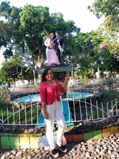 Elena 33 años Cali  Colombia