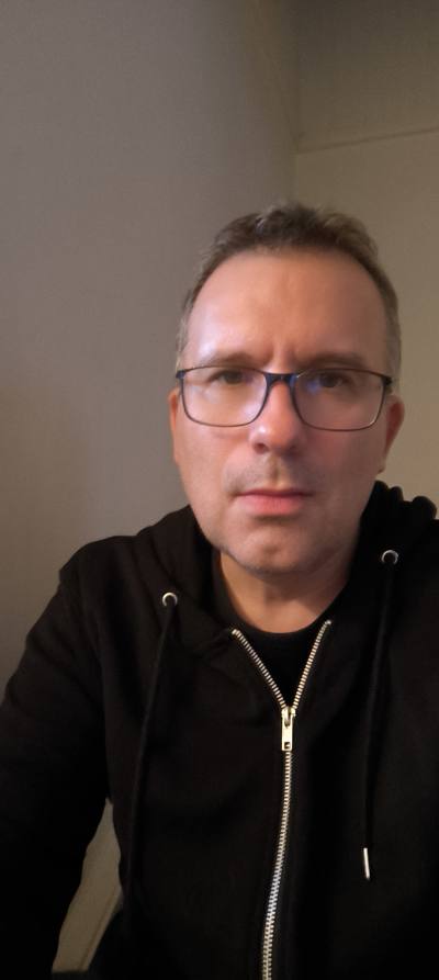 Romain 48 años Paris Francia