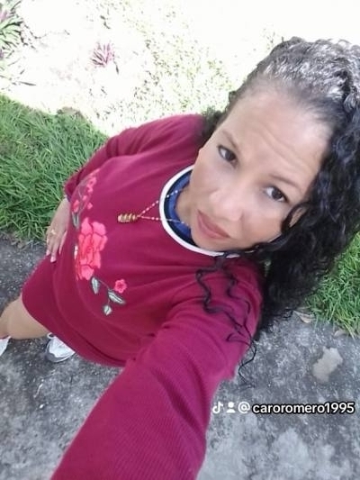 Johalis 29 años La Guaira Venezuela