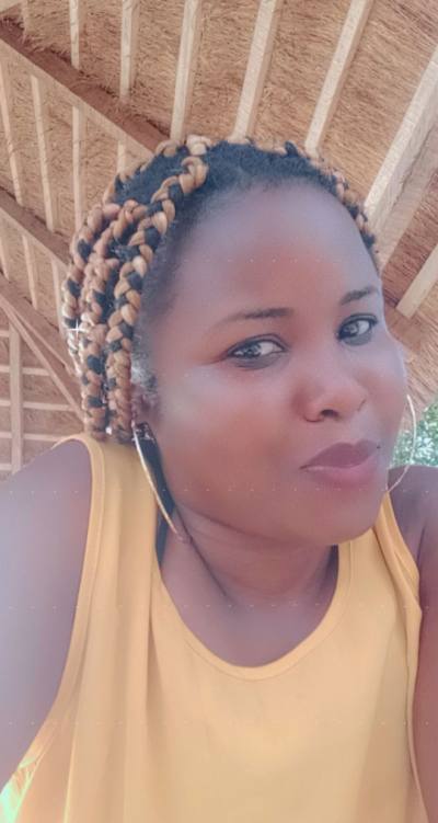 Estelle 34 Jahre Assinie  Elfenbeinküste