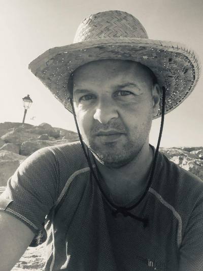 Nicolas 47 años Paris  Francia