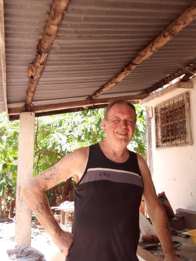 Mick 65 años Einville Au Jard France