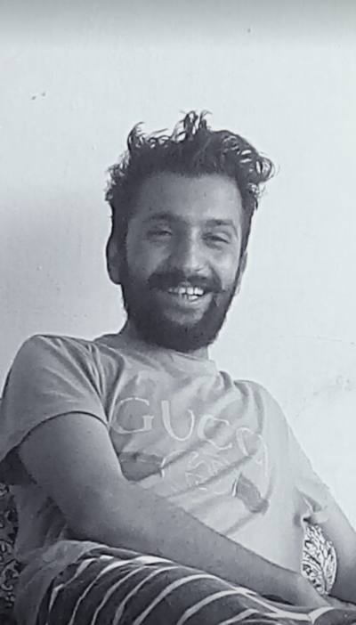 Ali 24 años Abbottabad  Pakistán