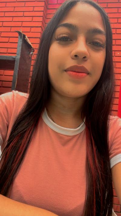 Shannel 21 años Bogotá  Colombie