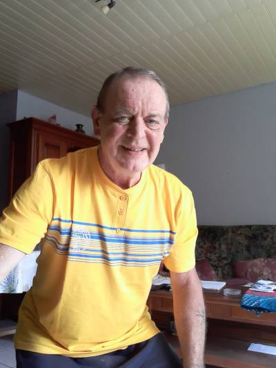 Mick 65 años Einville Au Jard France