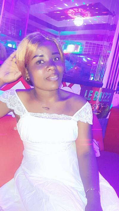 Cynthia 22 Jahre Cocody  Elfenbeinküste