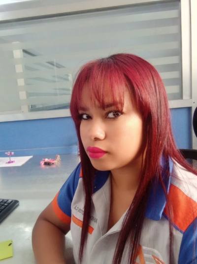 Andrea 35 años Medellín Colombie