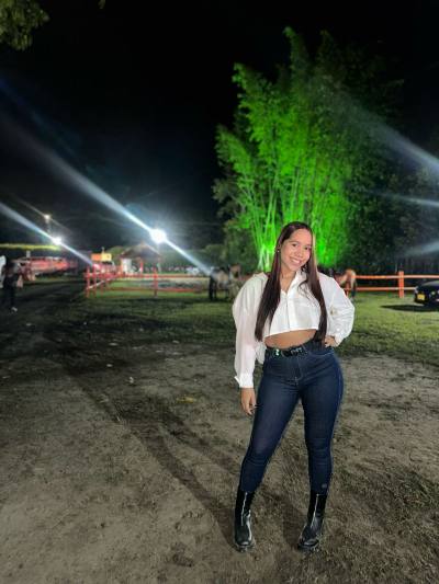 María 24 años Cali  Colombie