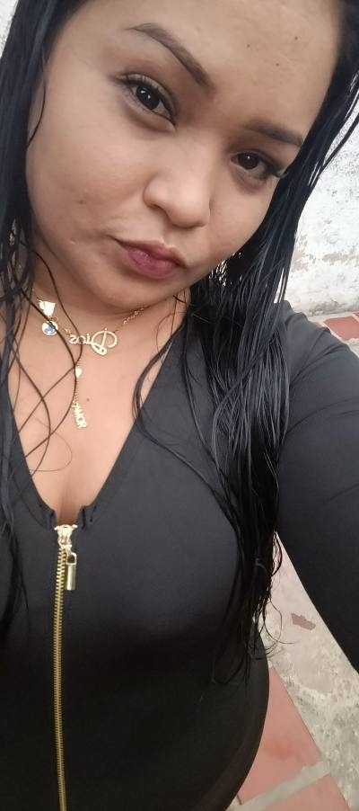 Michelle 31 años Valencia  Venezuela