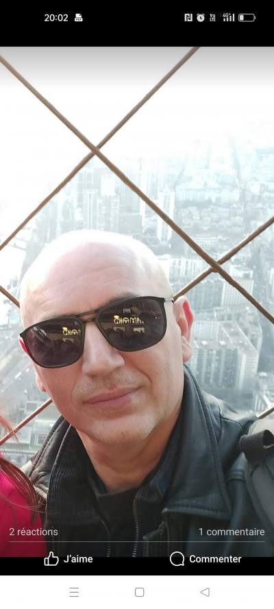 Goran 56 años Bobigny Francia