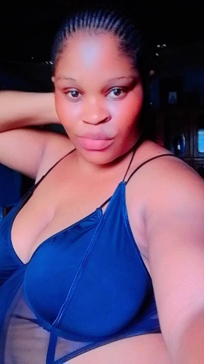 Monique 29 Jahre Obala  Kamerun