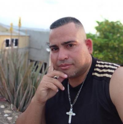 Ronny 36 años Caracas  Venezuela