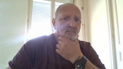 Denis 57 años St Quentin Francia