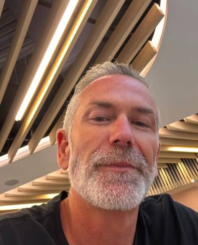 Evan 56 years Virginia Dulles United States