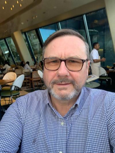 Dubaiman 63 años Dubai Emiratos Árabes Unidos